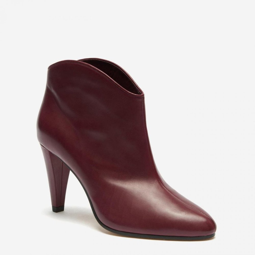 etienne aigner burgandy/maroon bootie size 7